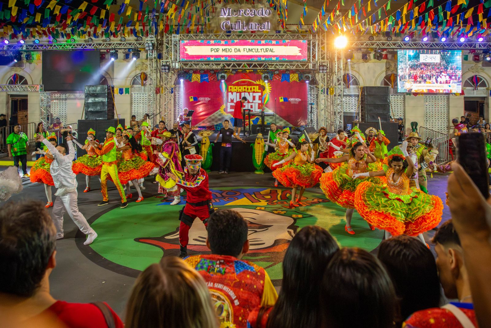 Prefeitura Realiza Abertura Oficial Do Per Odo De Festas No Mercado