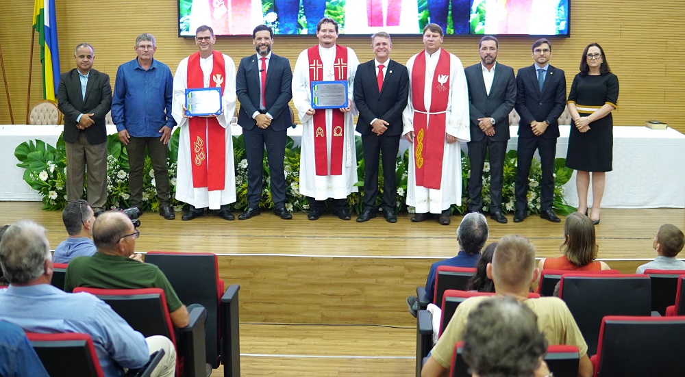 Goebel preside sessão solene em homenagem aos 120 anos da Igreja Luterana no Brasil e 52 anos em Rondônia