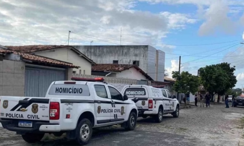 Policiais choram ao ver estado de crianç4 decapitad4: “Como uma mãe faz isso com o próprio filho?”; veja vídeo 