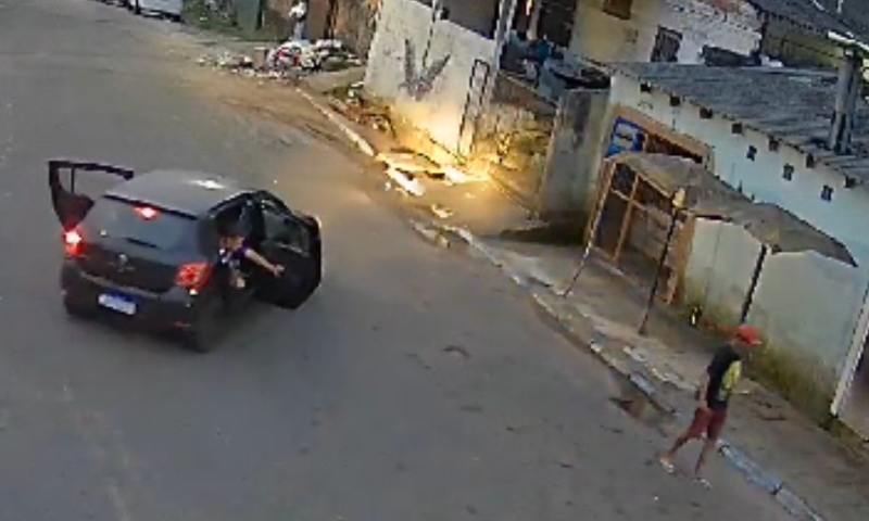 Veja momento em que homem é ex3cutado a t1ros no bairro Cidade de Deus