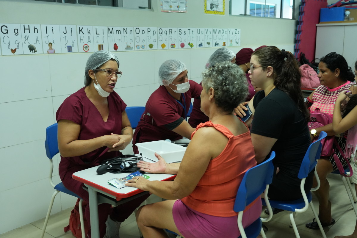 Projeto da Prefeitura de Porto Velho leva serviços essenciais à Escola Major Guapindaia