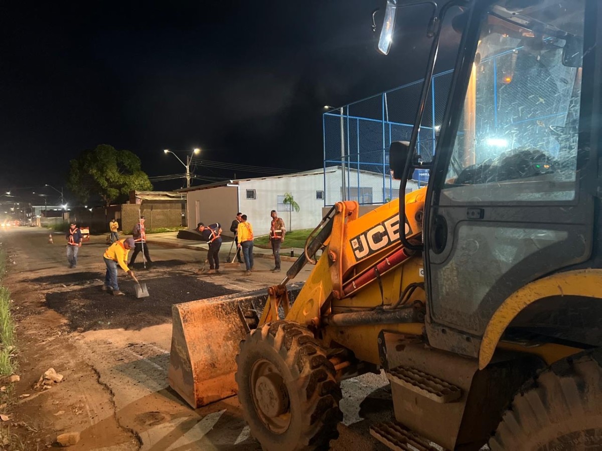 Operação Noturna Tapa-buracos reforça ações de recuperação de ruas em Porto Velho