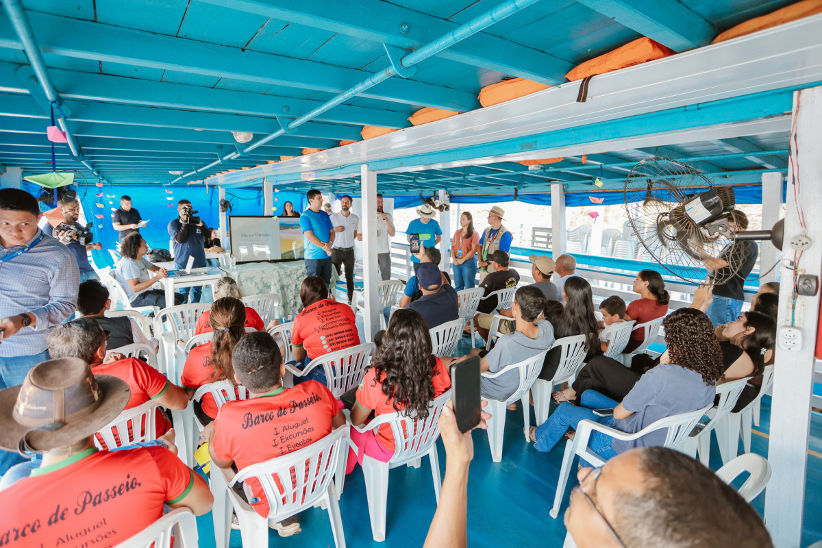 Prefeitura de Porto Velho encerra capacitação para barqueiros que realizam passeios turísticos no rio Madeira