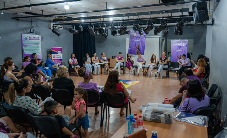 Roda de conversa debate o enfrentamento à violência contra a mulher