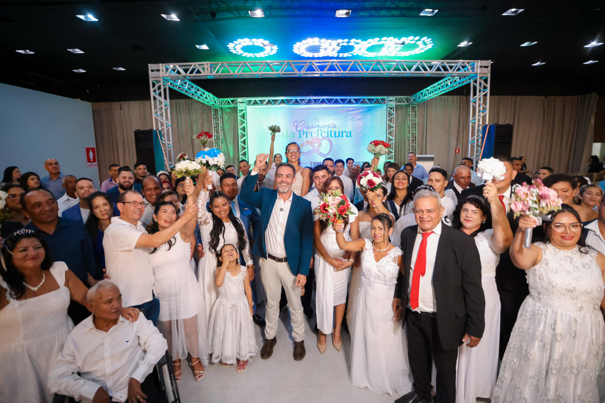 Casamento comunitário oficializa a união de 61 casais em Porto Velho