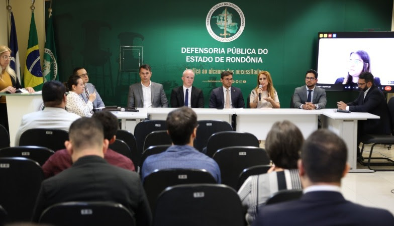 MPRO reforça combate a contratos de cartão de crédito que lesam idosos em audiência pública na DPE