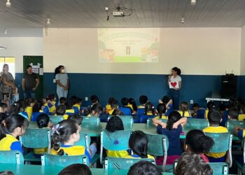 Alunos da EMEI Nova República recebem ação de saúde na sede da escola