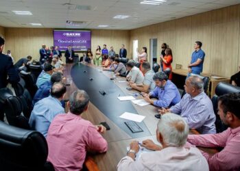 Assembleia Legislativa recebe comitiva com mais de 20 prefeitos de Rondônia