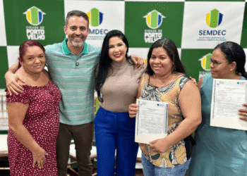 Cristiane Lopes participa da entrega de 404 títulos de propriedade em Porto Velho