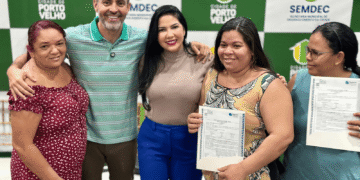 Cristiane Lopes participa da entrega de 404 títulos de propriedade em Porto Velho