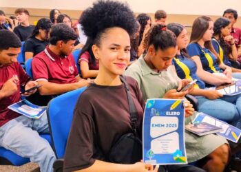 “Quero ser delegada”: estudante destaca importância do aulão para o Enem