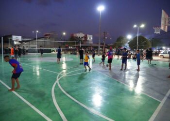 Praça Marise Castiel, no bairro Alphaville, é entregue à comunidade