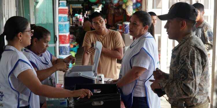 Vacinação Sem Fronteira reforça imunização em comunidades bolivianas e quilombola na fronteira de Costa Marques 