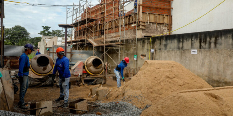 Governo de RO impulsiona mercado de trabalho com mais de 3 mil vagas em diversas áreas