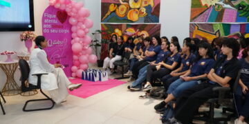 Governo de RO mobiliza alunos e reforça mensagem sobre cuidado com a saúde da mulher e a vacina HPV