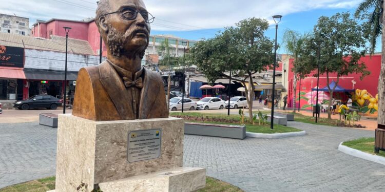 Duas semanas após a revitalização, Praça Jonathas Pedrosa já está reinserida à rotina de Porto Velho