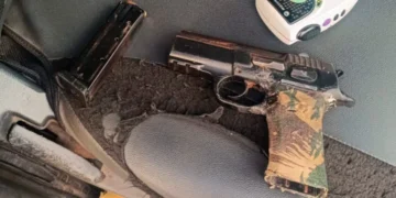 Polícia Militar age rápido e prende homem armado logo após roubo de motocicleta