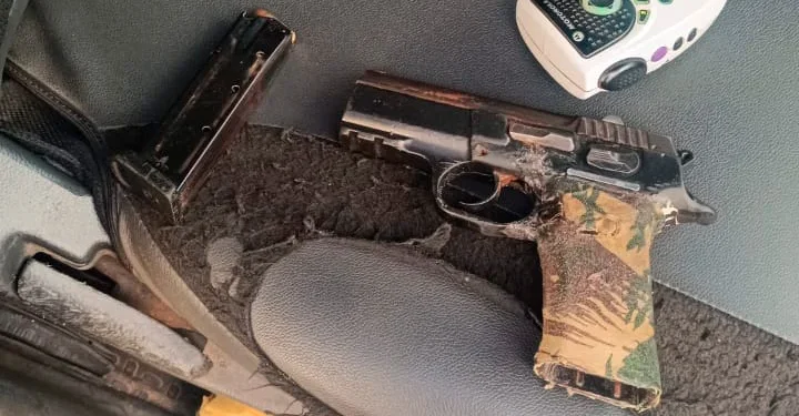 Polícia Militar age rápido e prende homem armado logo após roubo de motocicleta