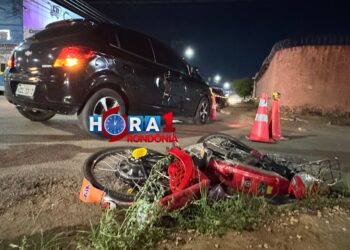 Grave acidente entre dois carros e bicicleta elétrica deixa uma pessoa ferida na zona Leste de Porto Velho