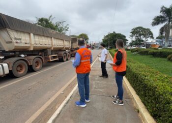 Defesa Civil Municipal realiza pit stop para orientar a população em caso de enchentes