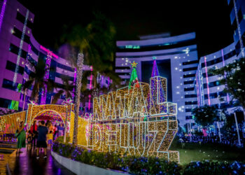 Natal de Luz 2025 transforma Palácio Rio Madeira em destino turístico imperdível neste fim de ano