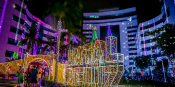 Natal de Luz 2025 transforma Palácio Rio Madeira em destino turístico imperdível neste fim de ano