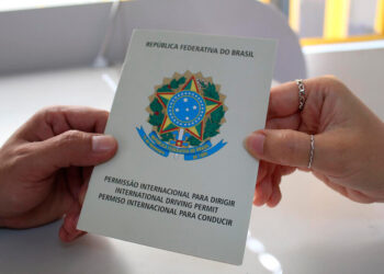 Condutores podem solicitar serviço de entrega em domicílio da CNH e Permissão Internacional para Dirigir