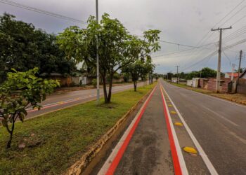 Construção de pista de caminhada na RO-010 reforça segurança e mobilidade em Mirante da Serra