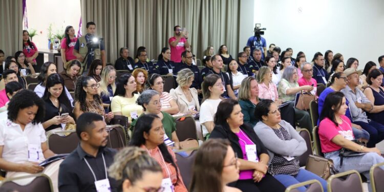 Governo de RO lança sistema que torna mais seguro mulheres vítimas de violência fazerem cadastro para receber auxílio