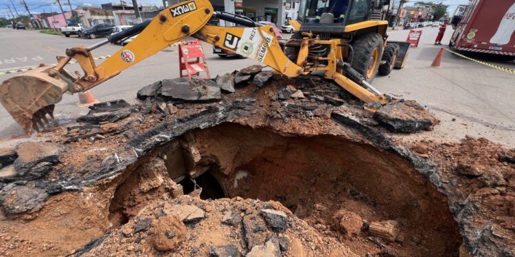 Prefeitura atua em dois pontos da zona Sul para substituir manilhas e corrigir danos no asfalto