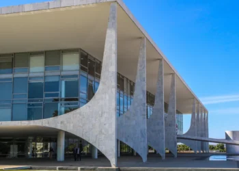 Lula sanciona Orçamento de 2026 com vetos a emendas parlamentares