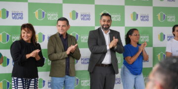 Escola Flor do Cupuaçu recebe doação de 21 notebooks da iniciativa privada