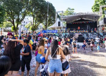 Mobilização atua contra violência a crianças e adolescentes no Carnaval